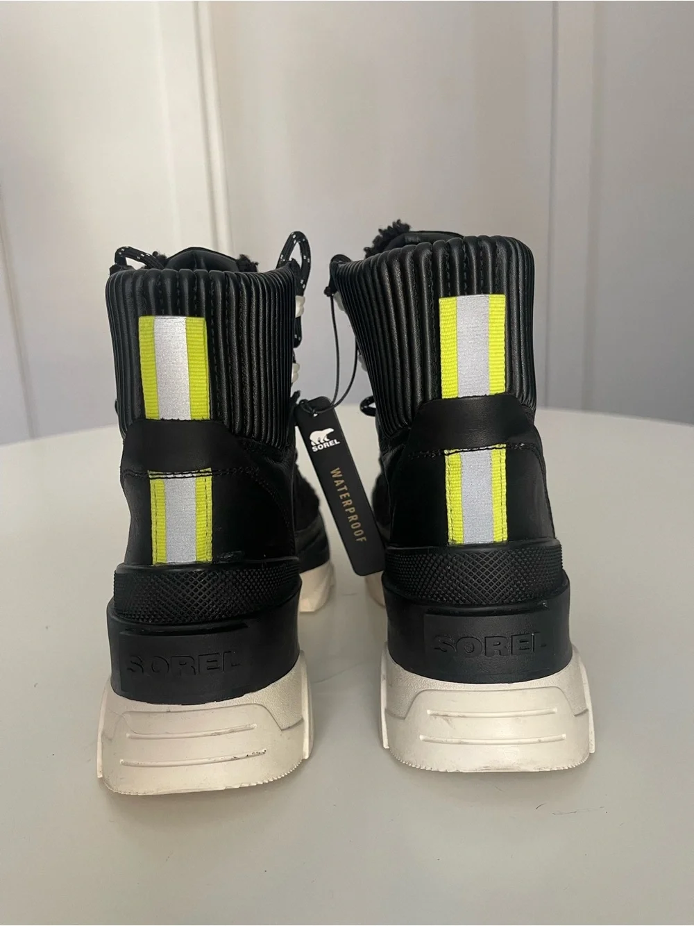 Sorel black seasalt